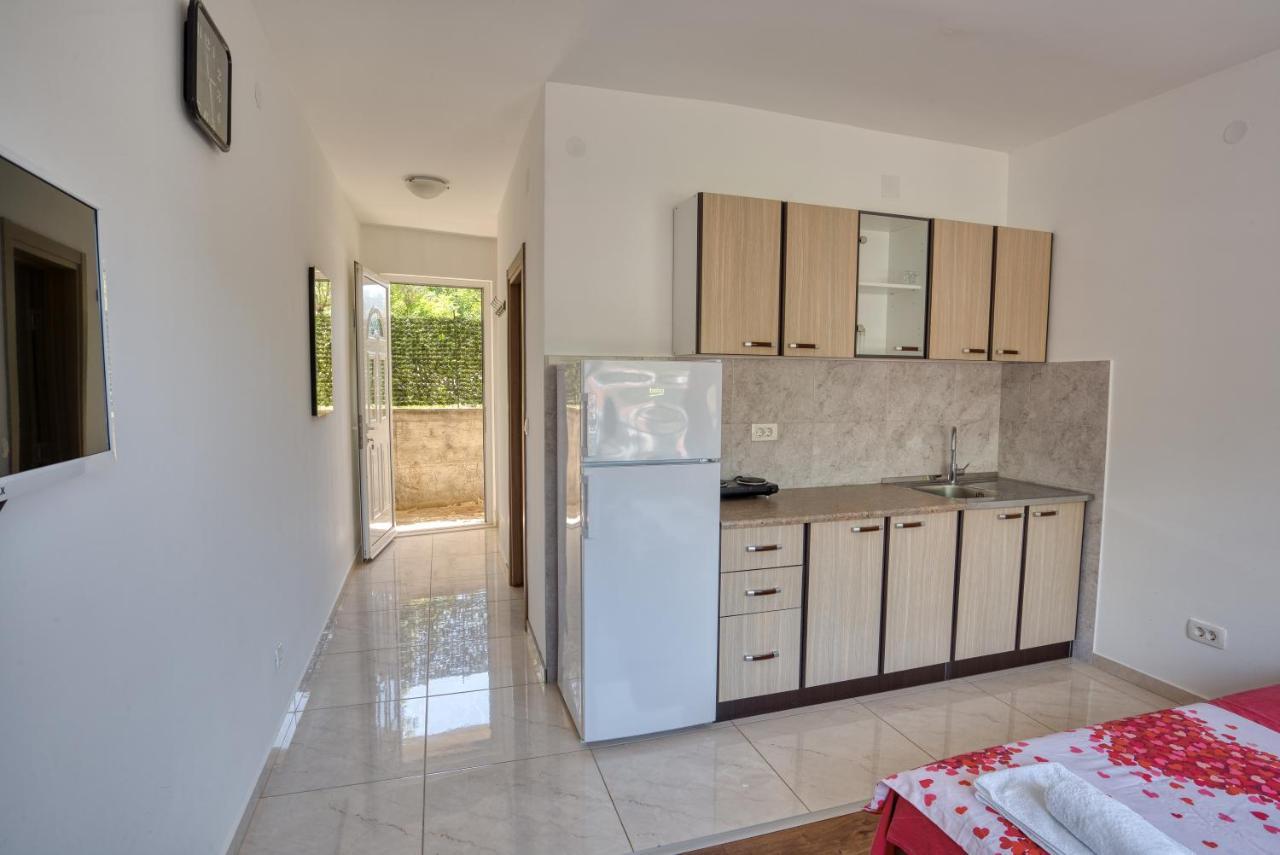 Apartmani Cukic Rafailovici 부드바 외부 사진